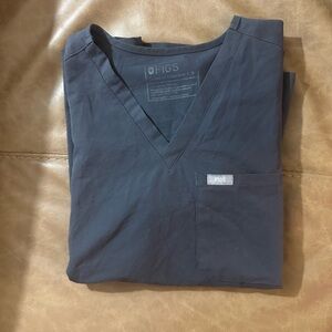 Figs Women's Charcoal Scrub top